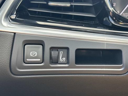 Used 2024 Cadillac XT6 Premium Luxury w/ LPO, Floor Liner Package AWD/4WD image 27