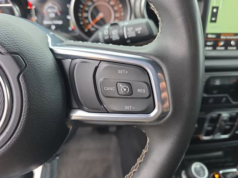 Used 2023 Jeep Wrangler Sahara image 28