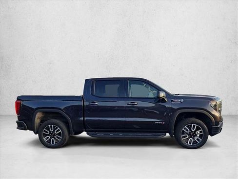 Used 2023 GMC Sierra 1500 AT4 w/ AT4 Premium Package AWD/4WD image 4