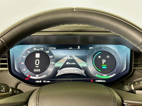 Used 2025 Land Rover Range Rover Sport Autobiography image 10