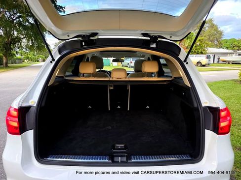 Used 2018 Mercedes-Benz GLC 300 w/ Premium Package image 31