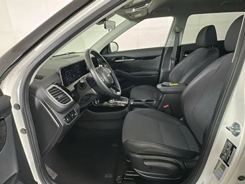 Used 2024 Kia Seltos S AWD/4WD image 11