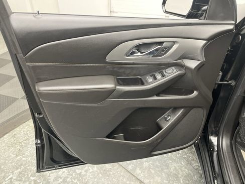 Used 2019 Chevrolet Traverse LT w/ LPO, Blackout Package image 6