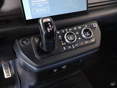 Used 2023 Land Rover Defender 110 X AWD/4WD image 8