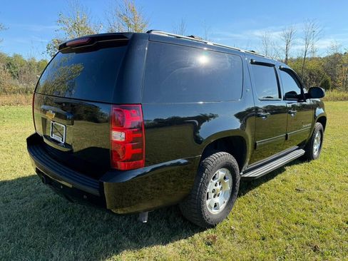 Used 2014 Chevrolet Suburban LT w/ Luxury Package image 3