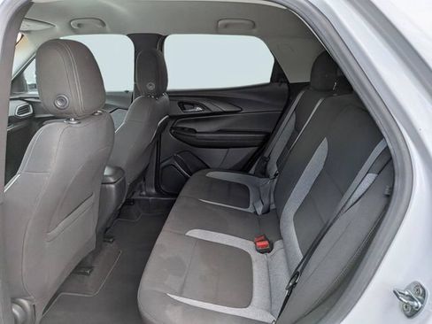 Used 2023 Chevrolet TrailBlazer LT FWD image 13