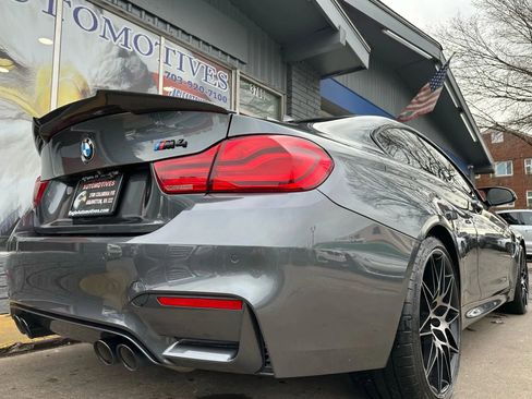 Used 2018 BMW M4 Coupe image 3