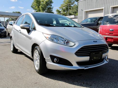 Used 2014 Ford Fiesta Titanium image 8