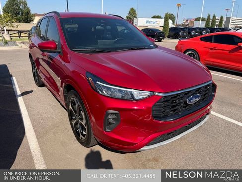 Used 2023 Ford Escape ST-Line Select w/ Tech Pack #2 AWD/4WD image 3
