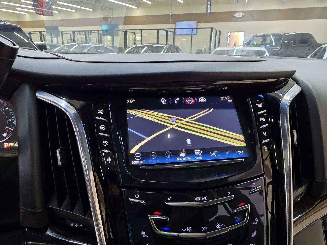 Used 2015 Cadillac Escalade Platinum AWD/4WD image 32
