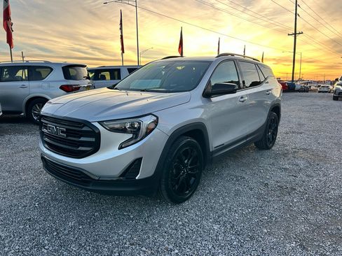 Used 2020 GMC Terrain SLE w/ Driver Convenience Package image 18