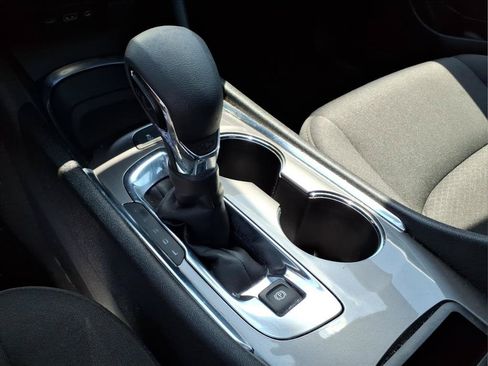 Used 2024 Chevrolet Malibu LT FWD image 9