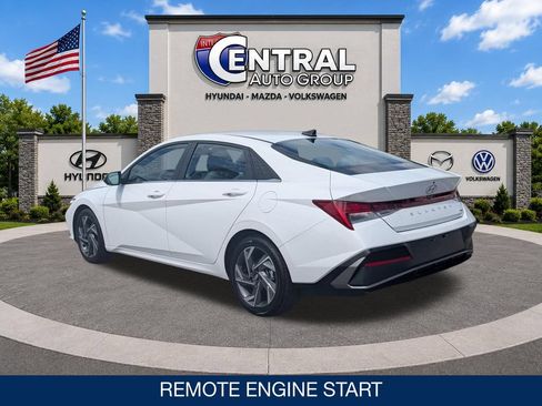 Certified 2025 Hyundai Elantra Limited FWD image 6