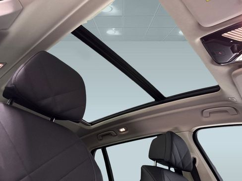 Used 2023 BMW X7 xDrive40i w/ Premium Package image 16