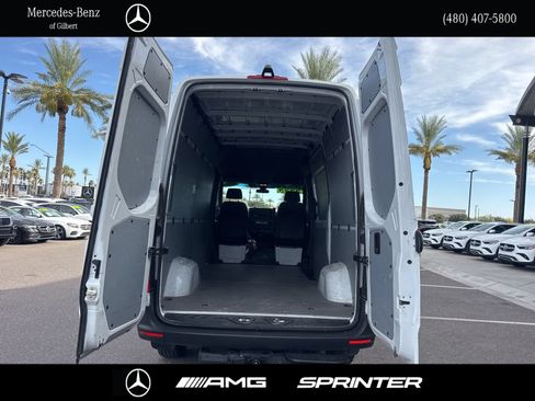 Used 2025 Mercedes-Benz Sprinter 2500 image 7