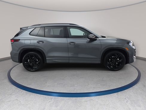 New 2026 Volkswagen Tiguan SE R-Line FWD image 4