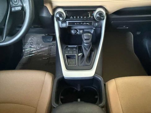 Used 2025 Toyota RAV4 LE image 9