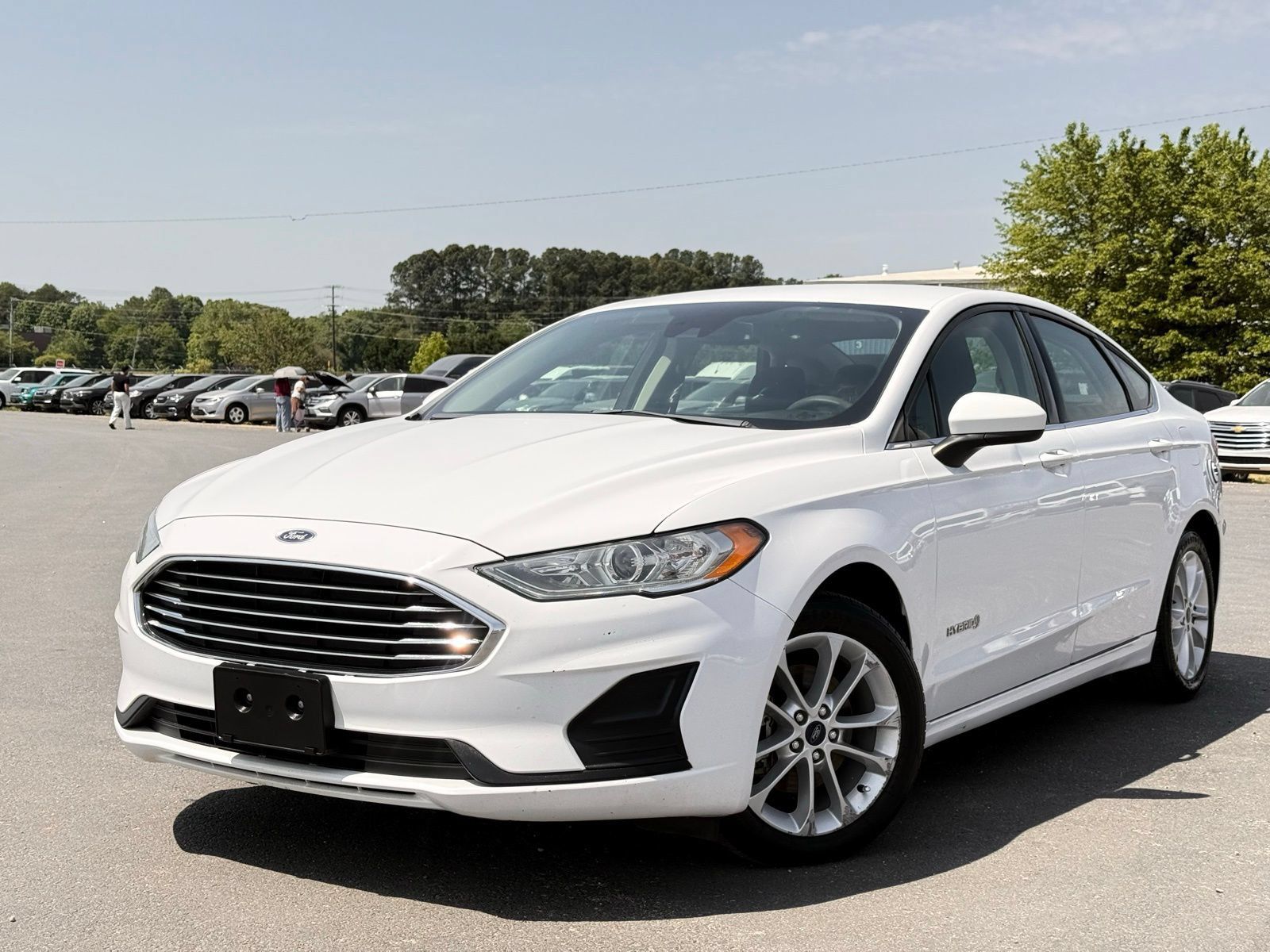 Used 2019 Ford Fusion SE FWD image 1