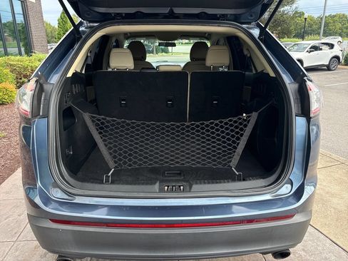 Used 2018 Ford Edge SE FWD image 30