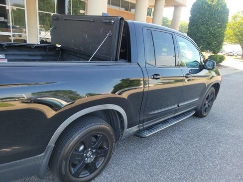 Used 2017 Honda Ridgeline Black Edition image 3