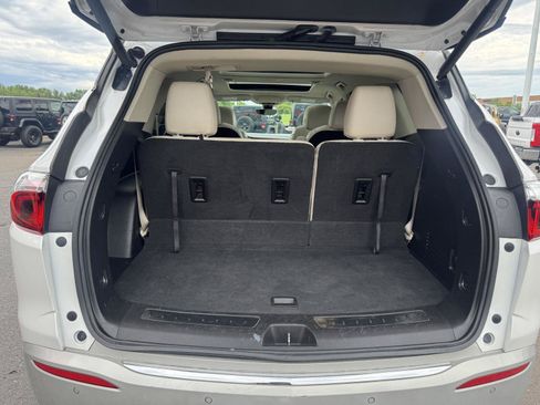 Used 2022 Buick Enclave Essence w/ Experience Buick Package FWD image 33