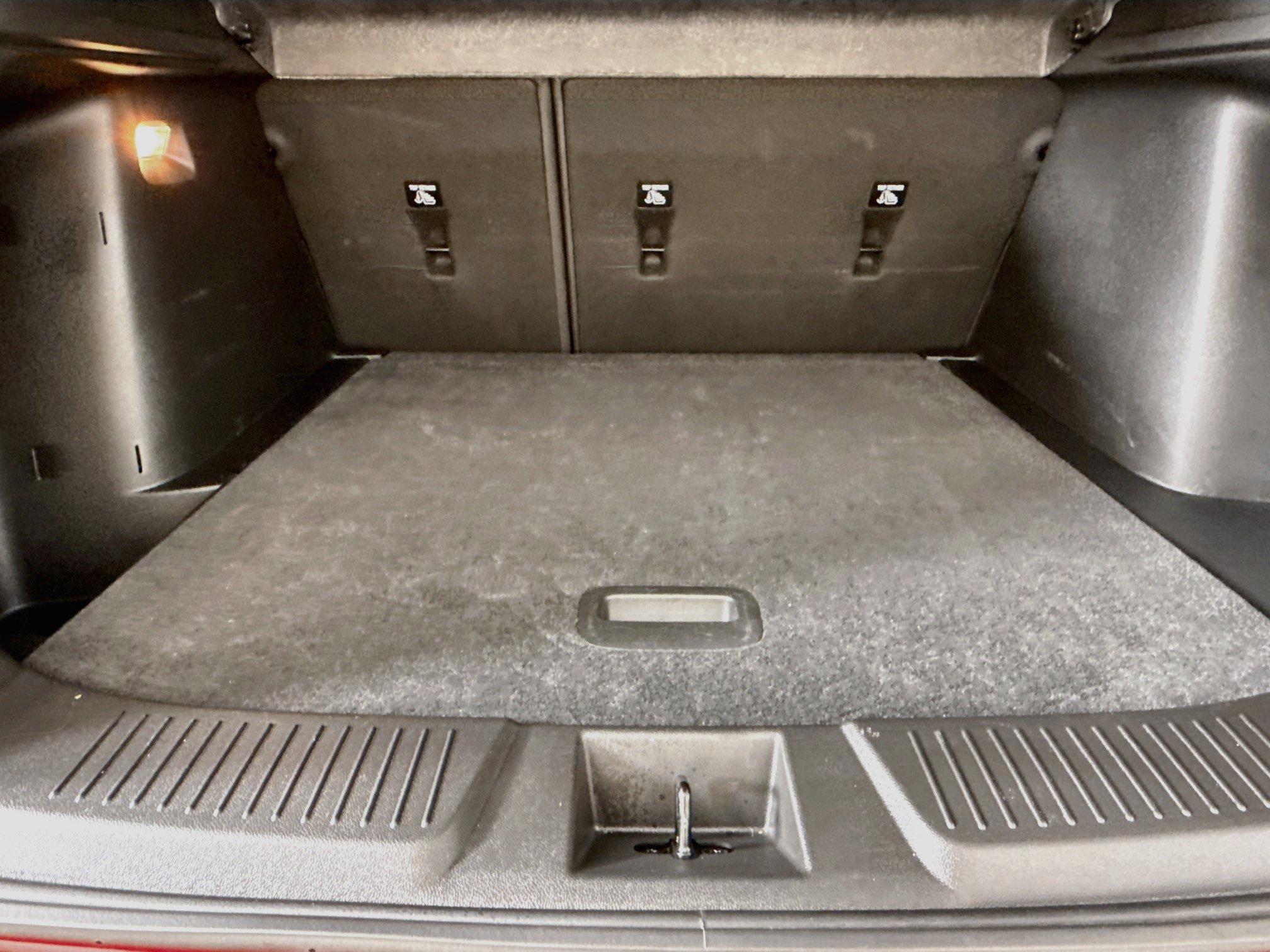 Used 2025 Chevrolet Trax RS w/ Sunroof Package FWD image 27