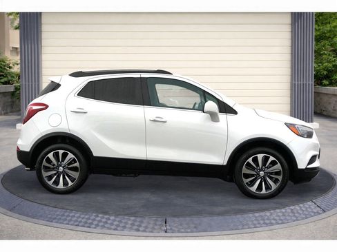 Used 2021 Buick Encore Preferred image 8