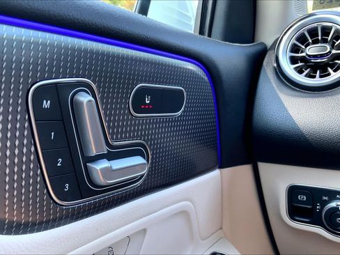 Certified 2022 Mercedes-Benz GLB 250 4MATIC image 34