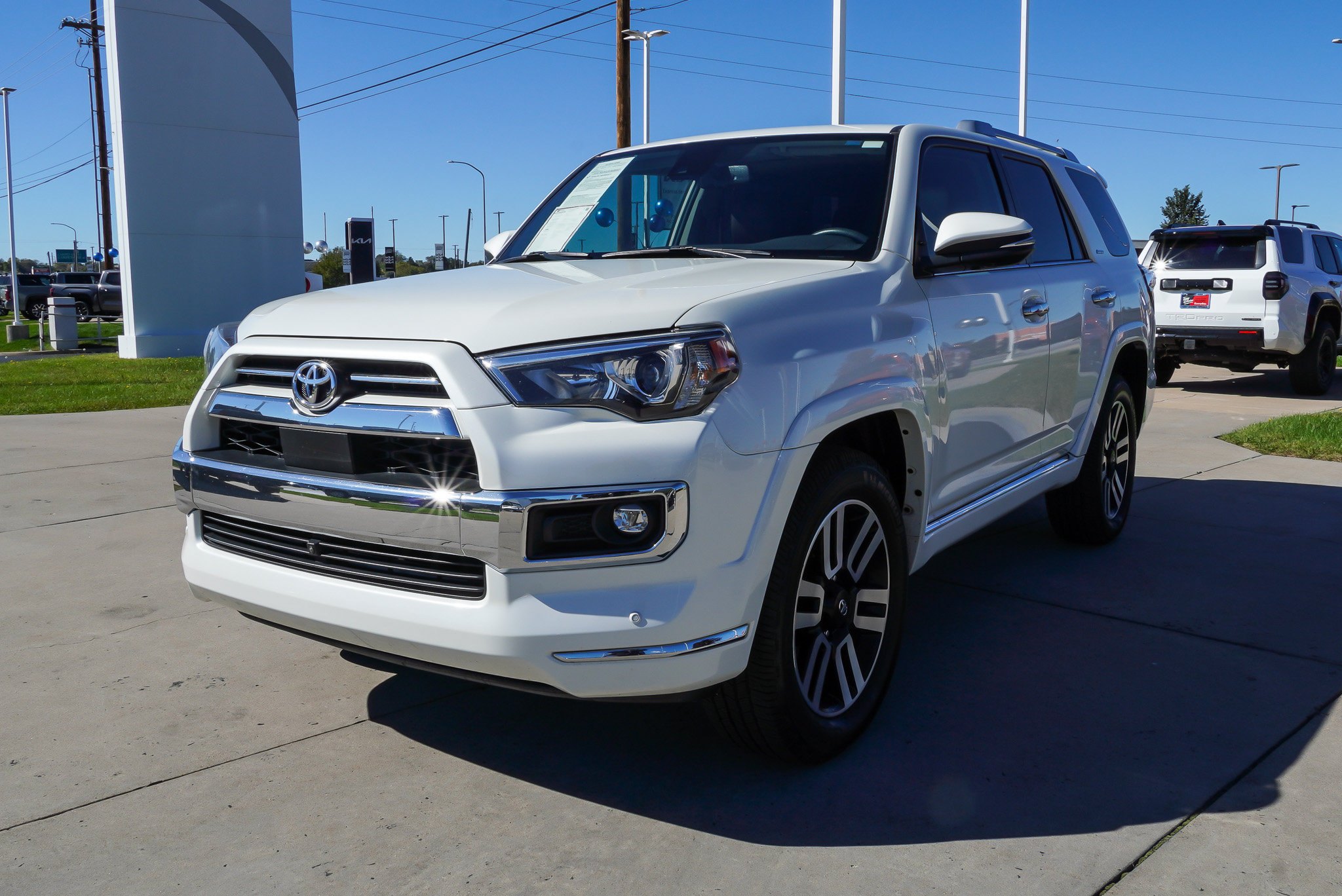 Certified 2022 Toyota 4Runner Limited AWD/4WD image 4