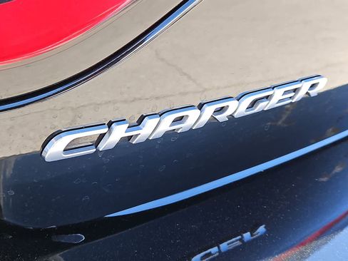 Used 2021 Dodge Charger SXT w/ Leather Interior Group RWD image 12
