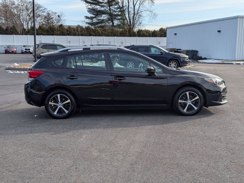 Used 2023 Subaru Impreza Premium image 3
