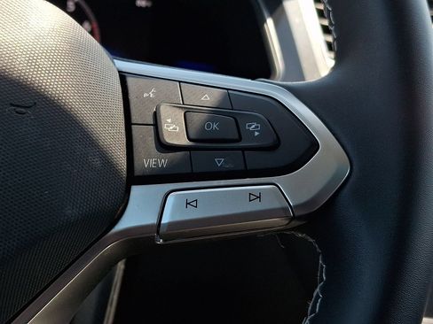 Used 2022 Volkswagen Tiguan SE AWD/4WD image 22