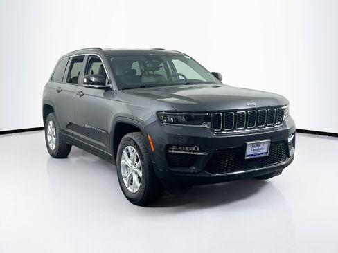 Used 2023 Jeep Grand Cherokee Limited AWD/4WD image 3