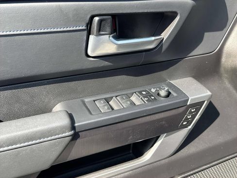 Used 2023 Toyota Tundra Platinum AWD/4WD image 21