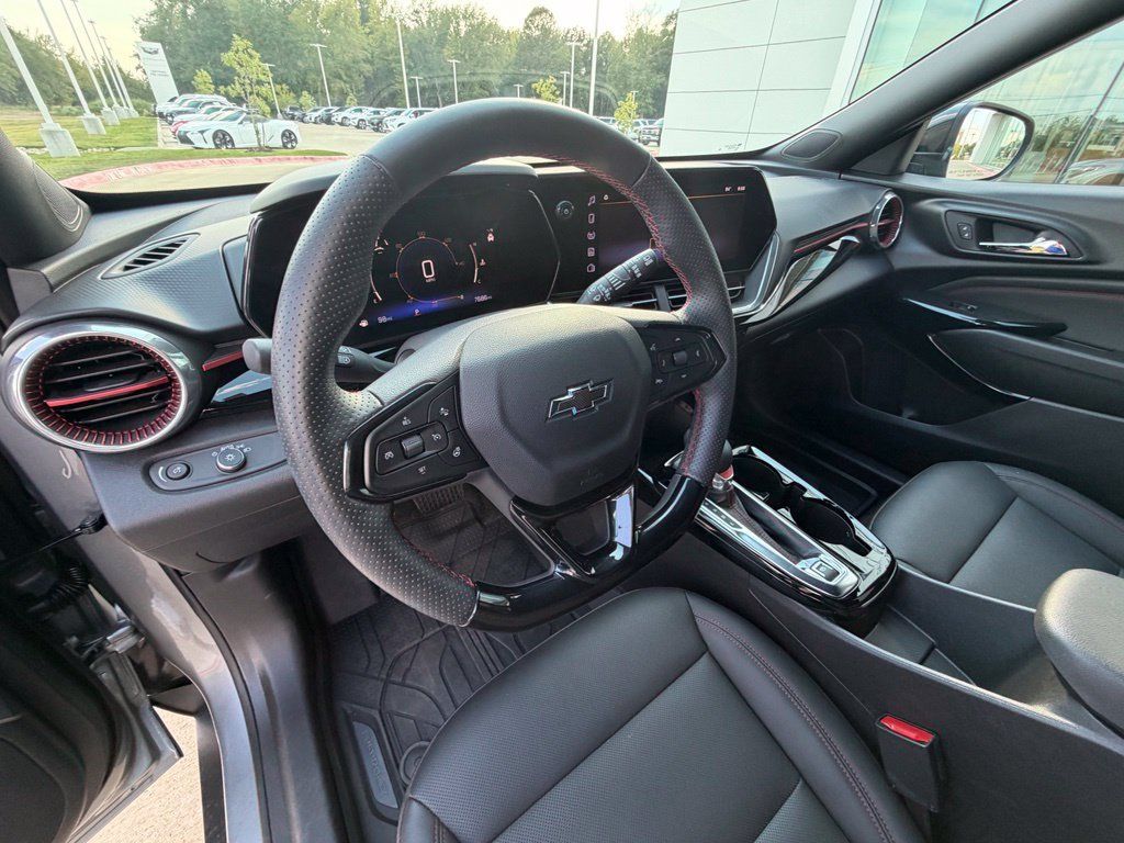 Used 2024 Chevrolet Trax RS w/ Driver Confidence Package FWD image 15