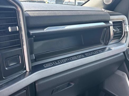 Used 2023 Ford F250 Platinum AWD/4WD image 39