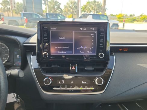 Used 2022 Toyota Corolla LE FWD image 20