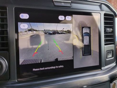 New 2026 Ford F250 Lariat w/ Black Appearance Package image 24