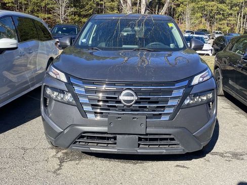 Used 2024 Nissan Rogue SV image 7