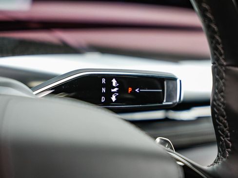 Used 2025 Cadillac Escalade V image 21