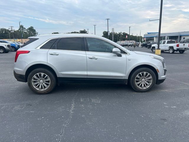 Used 2017 Cadillac XT5 Luxury w/ Driver Awareness Package FWD image 5