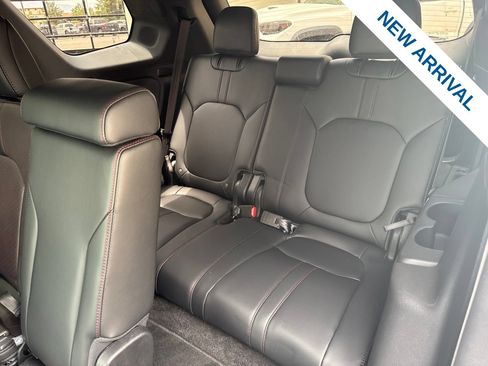 Used 2025 Honda Pilot Black Edition image 16