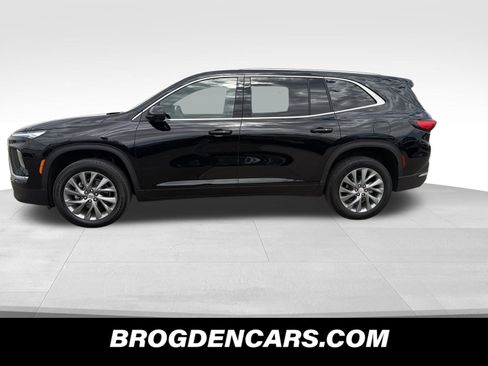 Used 2025 Buick Enclave Preferred image 5