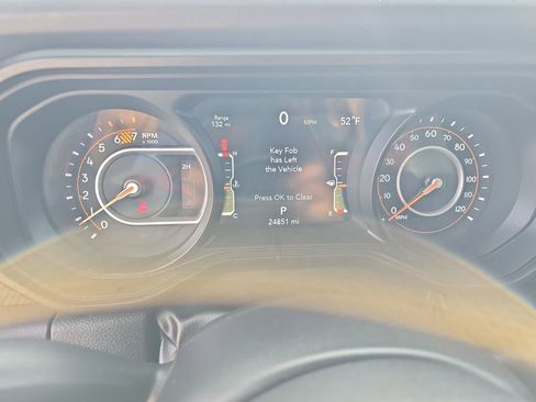 Used 2024 Jeep Wrangler Unlimited Rubicon AWD/4WD image 20
