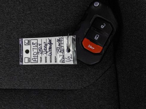 Used 2024 Jeep Wrangler Willys image 42