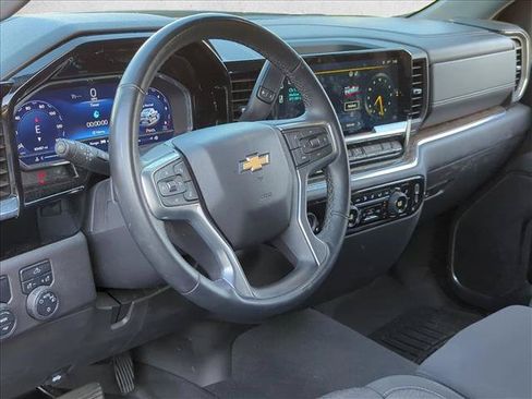 Used 2024 Chevrolet Silverado 1500 LT RWD image 9