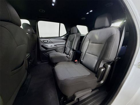 Used 2023 Chevrolet Traverse LT image 23