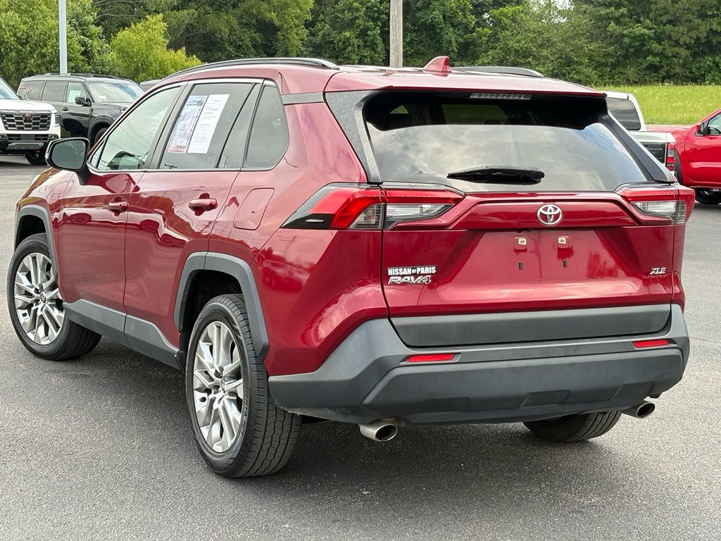 Used 2021 Toyota RAV4 XLE Premium FWD image 10