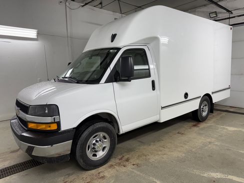 New 2025 Chevrolet Express 3500 w/ Power Convenience Package image 3