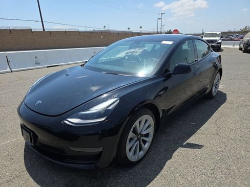 Used 2022 Tesla Model 3 Standard Range RWD image 1